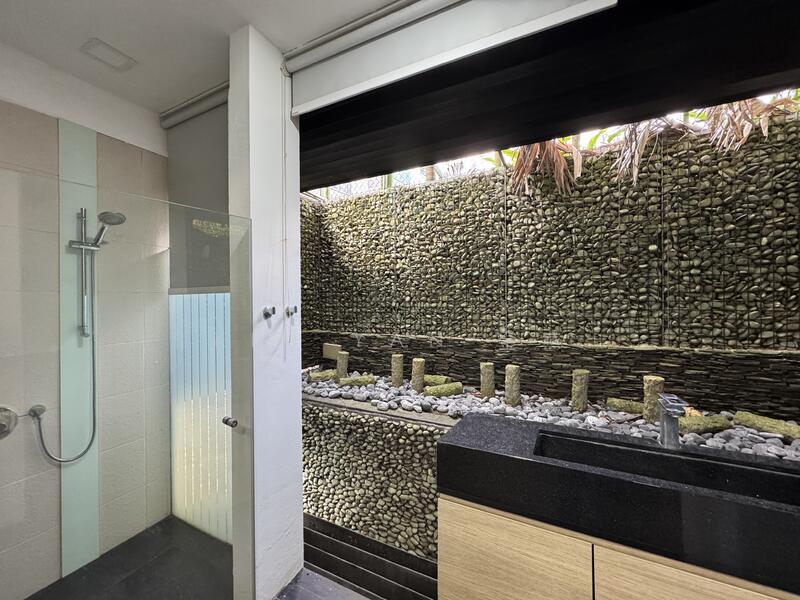 Freehold terrae, 5 levels with Lift, Within Heart of Orchard,