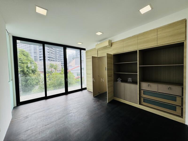 Freehold terrae, 5 levels with Lift, Within Heart of Orchard,