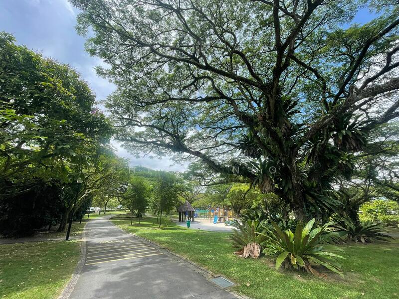 Semi D in district 18 Rare 999yrs seafront resort home living grab now !