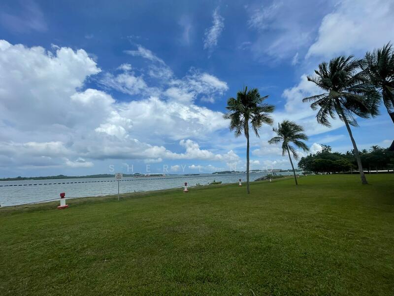 Semi D in district 18 Rare 999yrs seafront resort home living grab now !