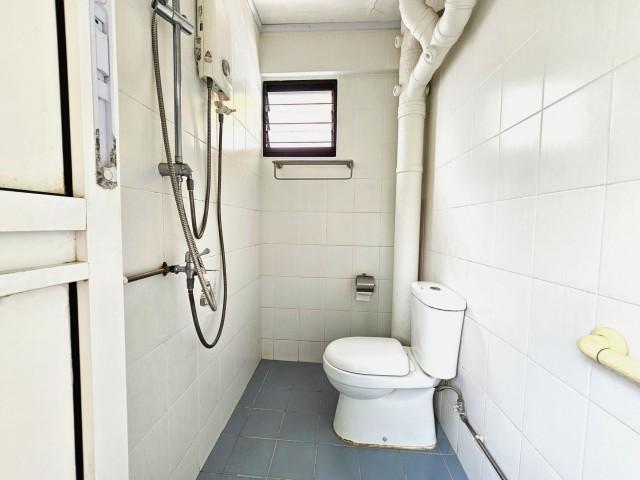 210 Serangoon Central HDB Apartment For Sale, $550,000, 2 Bed 2 Bath 689 sqft $798.00 psf