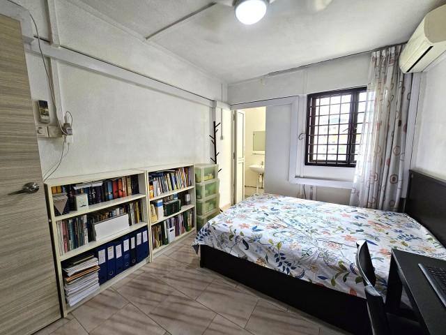 210 Serangoon Central HDB Apartment For Sale, $550,000, 2 Bed 2 Bath 689 sqft $798.00 psf