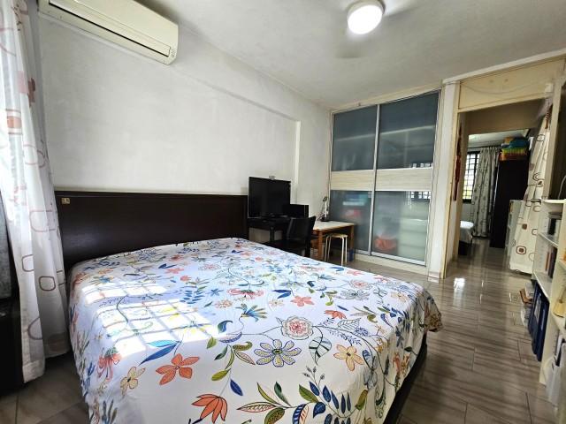 210 Serangoon Central HDB Apartment For Sale, $550,000, 2 Bed 2 Bath 689 sqft $798.00 psf