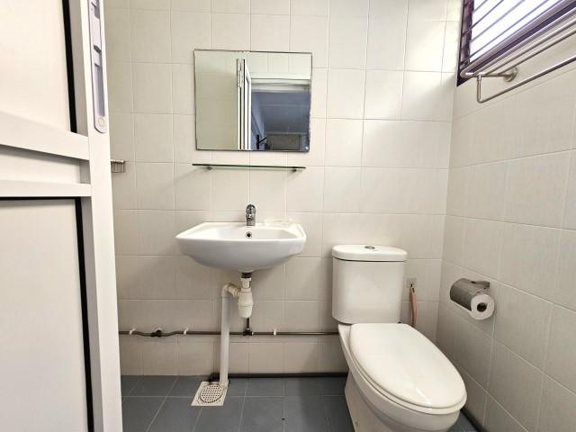 210 Serangoon Central HDB Apartment For Sale, $550,000, 2 Bed 2 Bath 689 sqft $798.00 psf