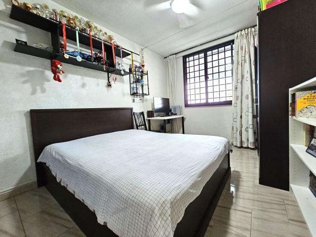 210 Serangoon Central HDB Apartment For Sale, $550,000, 2 Bed 2 Bath 689 sqft $798.00 psf