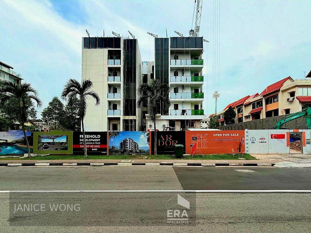 Top Q4 2025. D15 Freehold. Limited Units Left.