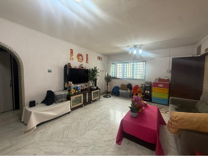 Prop-GPT: HDB Apartment: D25 Woodlands 34 Marsiling Drive