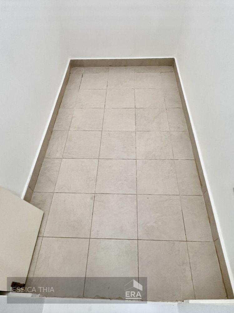 Waterfront Waves, Generous 2 Rms, Balcony, 1 Household Shelter, Mrt