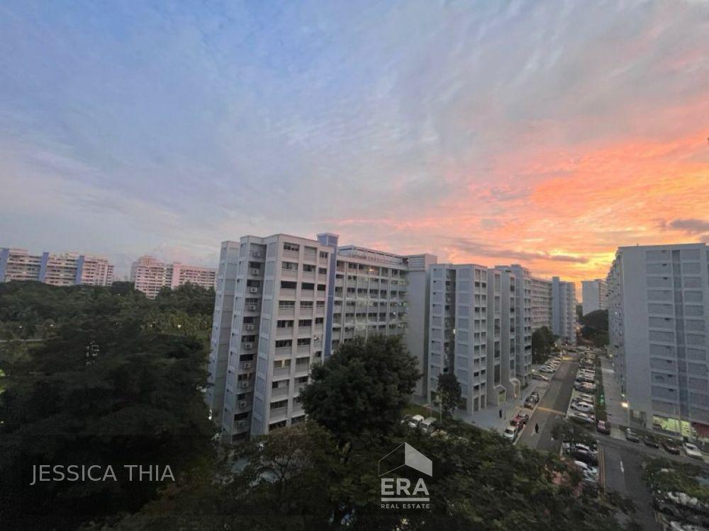 Waterfront Waves, Generous 2 Rms, Balcony, 1 Household Shelter, Mrt