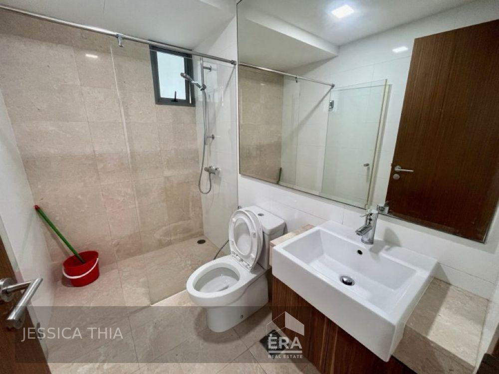 Waterfront Waves, Generous 2 Rms, Balcony, 1 Household Shelter, Mrt