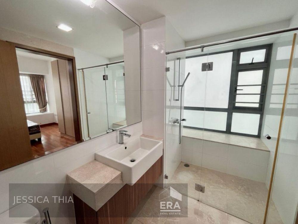 Waterfront Waves, Generous 2 Rms, Balcony, 1 Household Shelter, Mrt