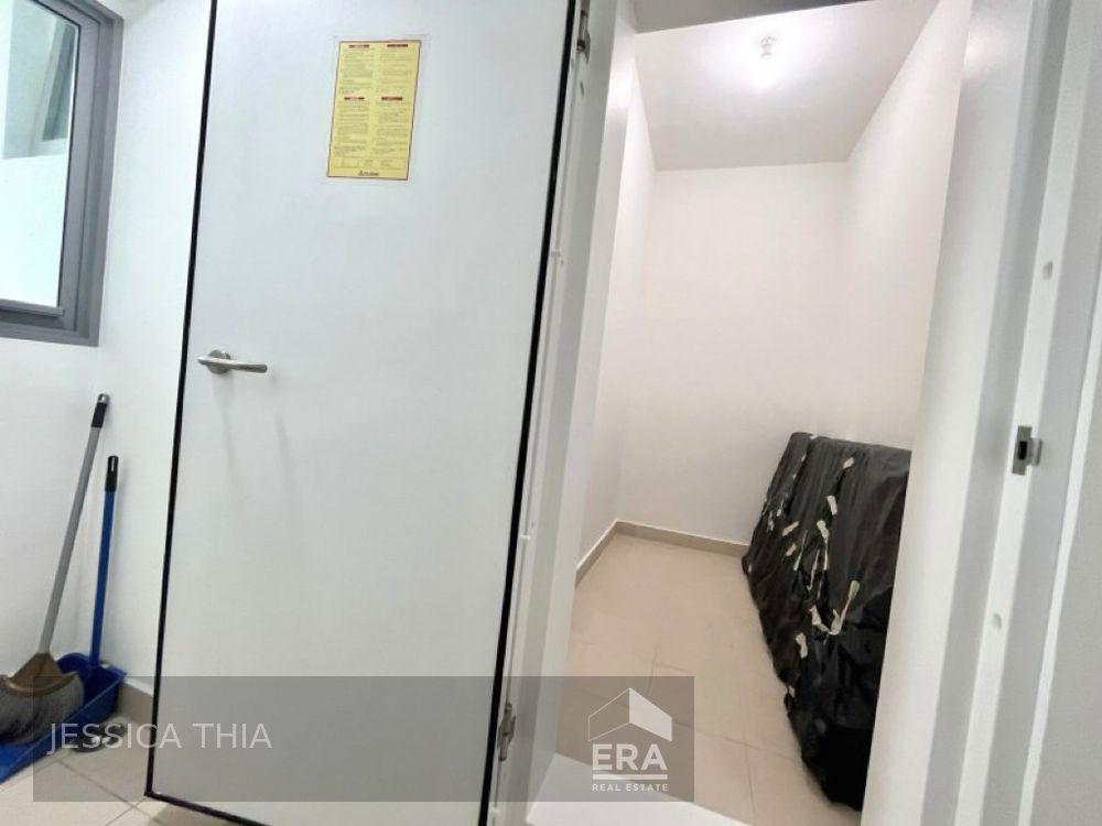 Waterfront Waves, Generous 2 Rms, Balcony, 1 Household Shelter, Mrt