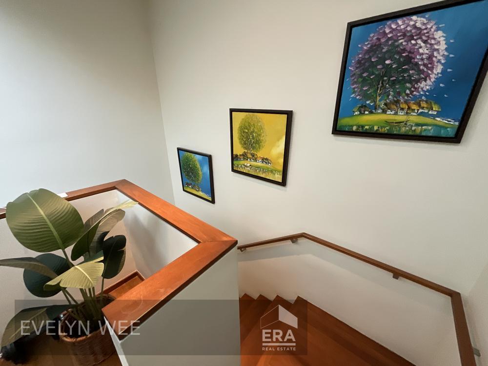Well Maintained,two Storey Semi Detached House Near Henry Park School