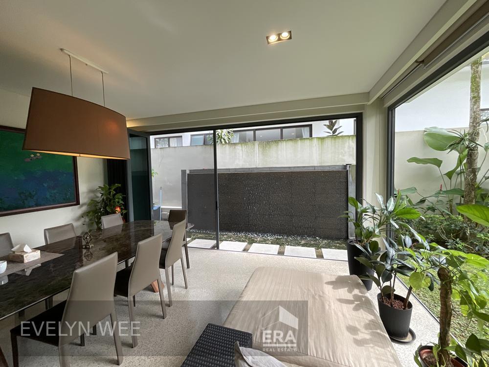 Well Maintained,two Storey Semi Detached House Near Henry Park School