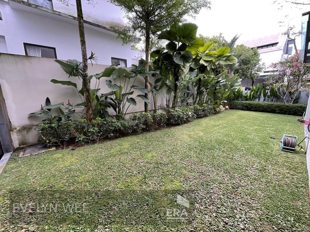 Well Maintained,two Storey Semi Detached House Near Henry Park School