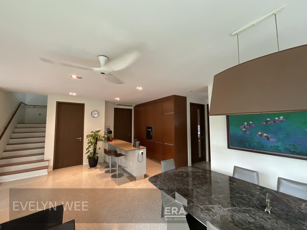 Well Maintained,two Storey Semi Detached House Near Henry Park School