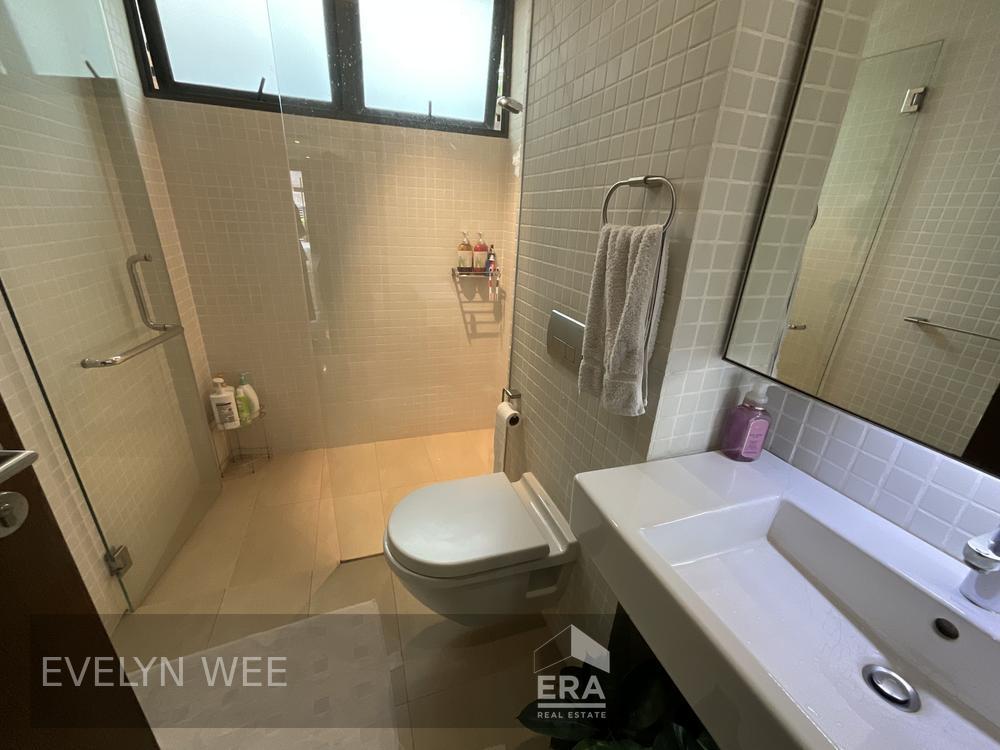 Well Maintained,two Storey Semi Detached House Near Henry Park School