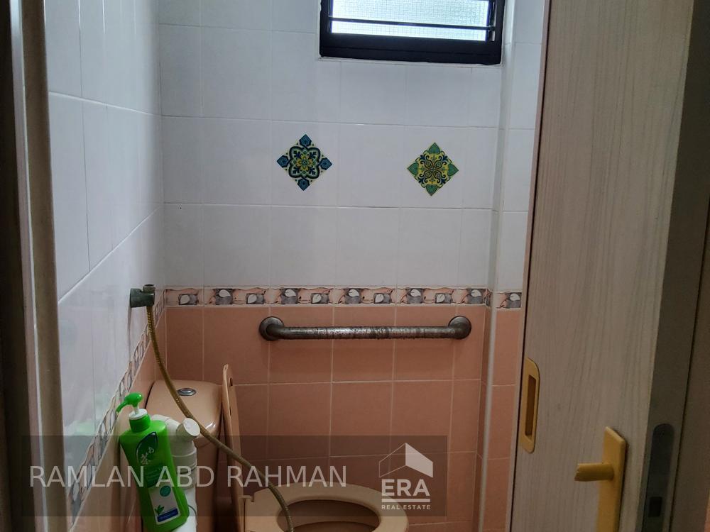 4 Room Flat @ 208 Jurong East St 21