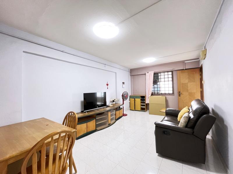 301 Jurong East Street 32 HDB Apartment For Sale, $450,000, 2 Bed 2 Bath 721 sqft $624.00 psf