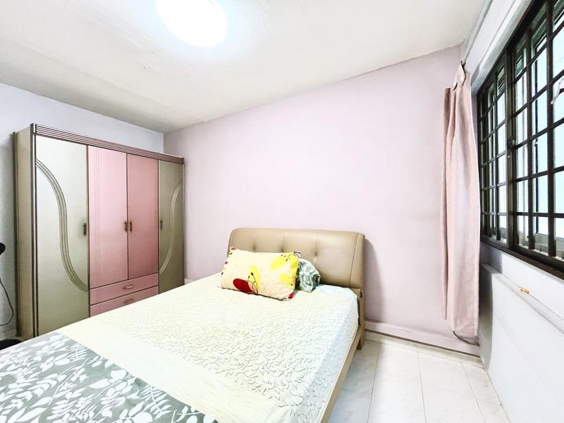 301 Jurong East Street 32 HDB Apartment For Sale, $450,000, 2 Bed 2 Bath 721 sqft $624.00 psf