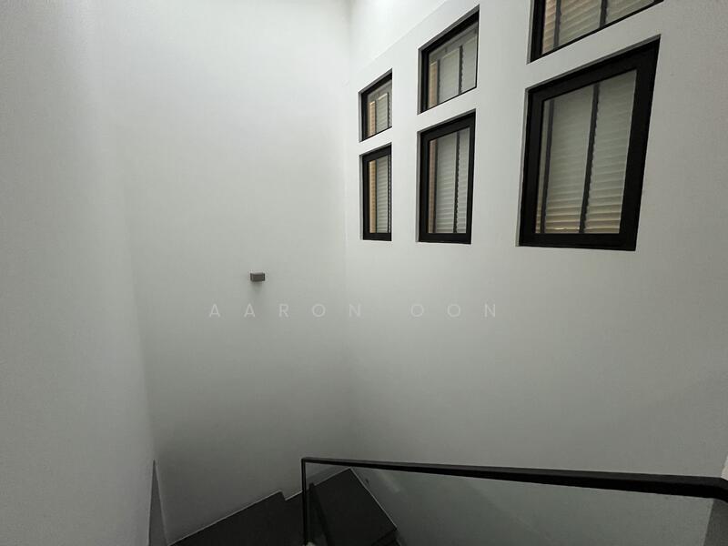 2025 Cheap Renovated Terrace with Lift Provision!