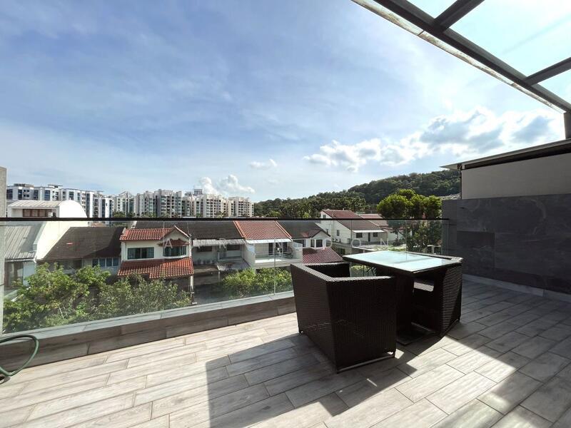 2025 Cheap Renovated Terrace with Lift Provision!