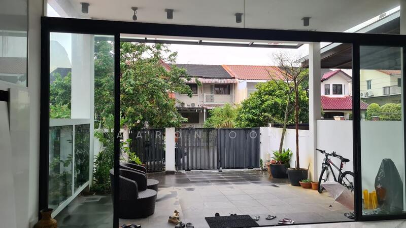 2025 Cheap Renovated Terrace with Lift Provision!