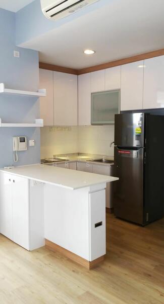Prop-GPT: Apartment: D09  Robertson Edge