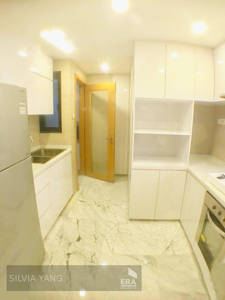 Spacious 3 Beds, Next to Mrt