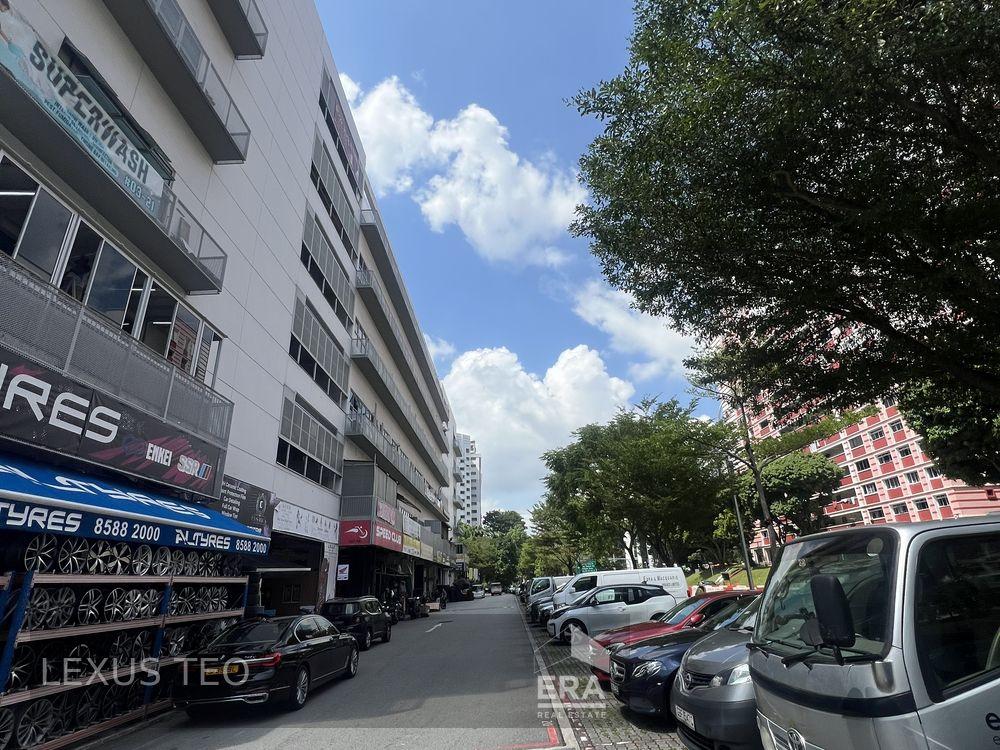 Well Sized 797sqft High Floor B1 Industrial for Sale!