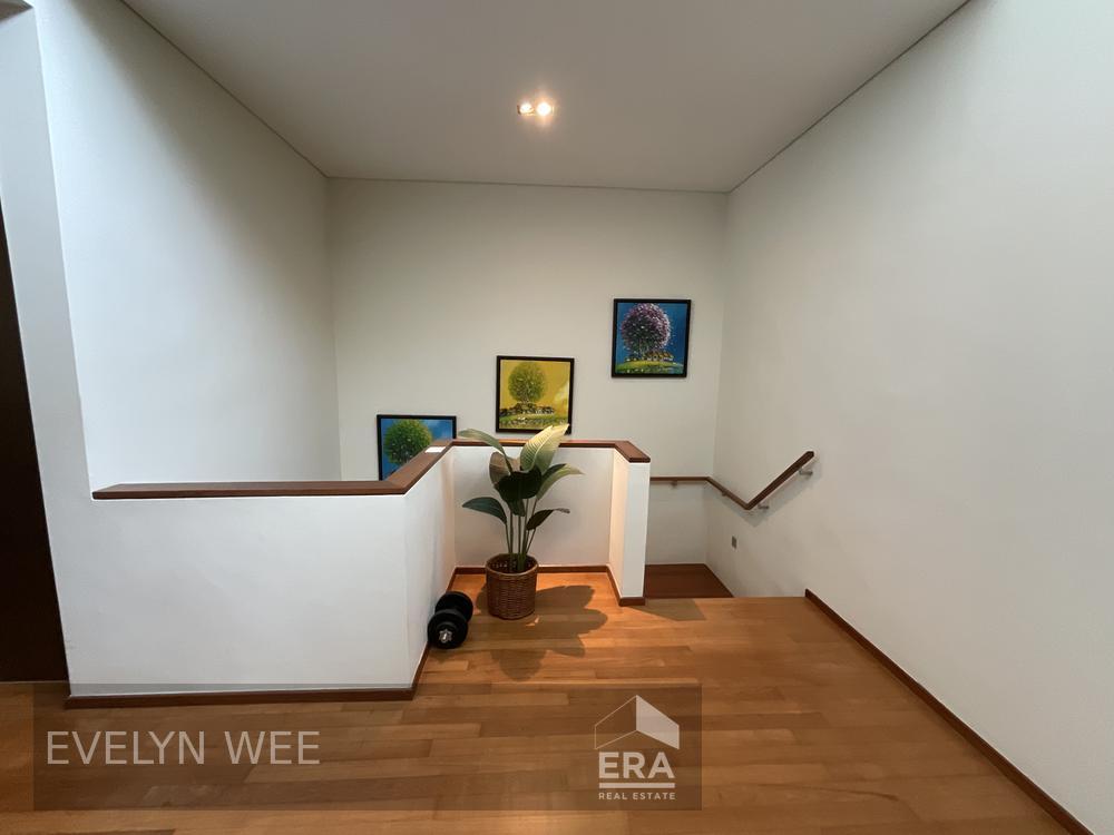 Well Maintained,two Storey Semi Detached House Near Henry Park School