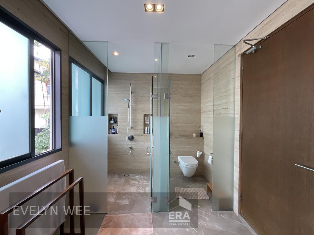 Well Maintained,two Storey Semi Detached House Near Henry Park School