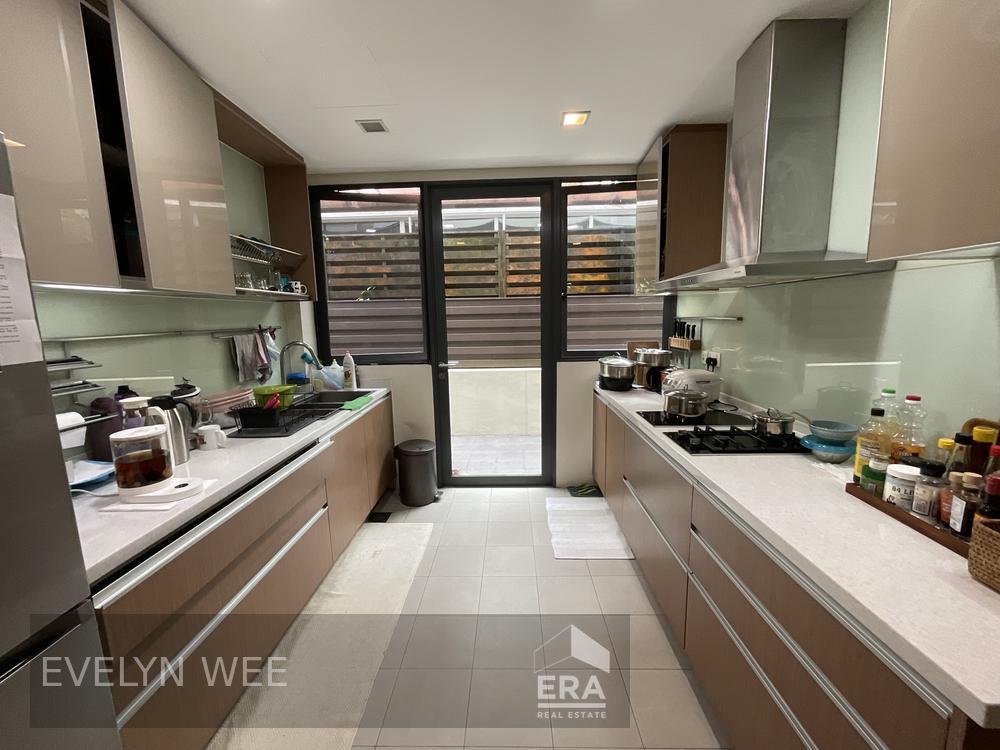 Well Maintained,two Storey Semi Detached House Near Henry Park School