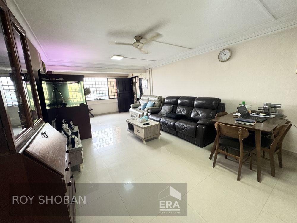 Prop-GPT: HDB - 4 room: D27 Yishun 212 Yishun Street 21