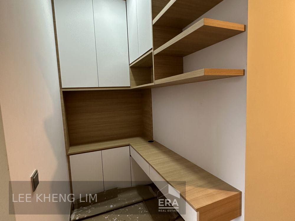 For Sale With Tenancy One Bedroom and Study