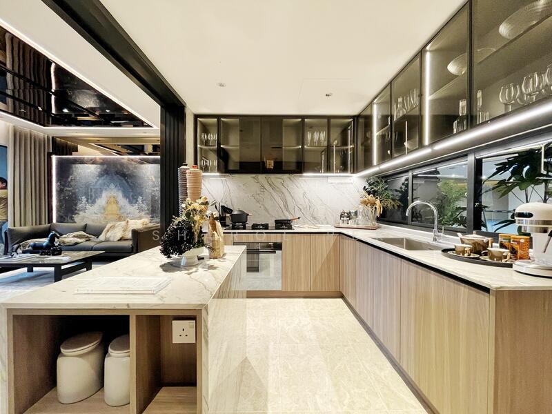 Prop-GPT: Condominium: D15  MEYER BLUE