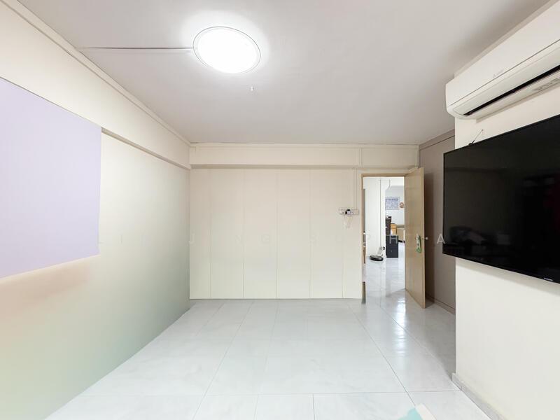 330 Tampines Street 32