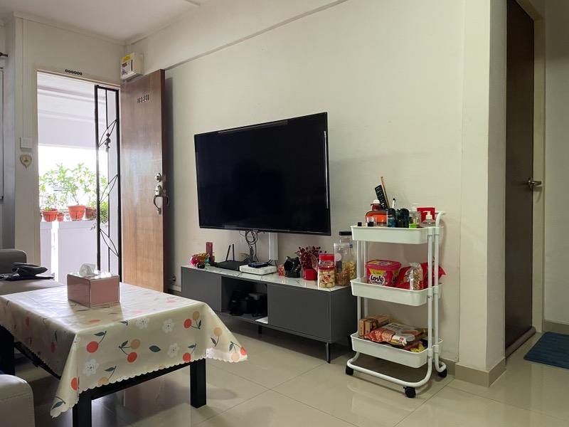 110 Jurong East Street 13 HDB Apartment For Sale, $460,000, 2 Bed 2 Bath 731 sqft $629.00 psf