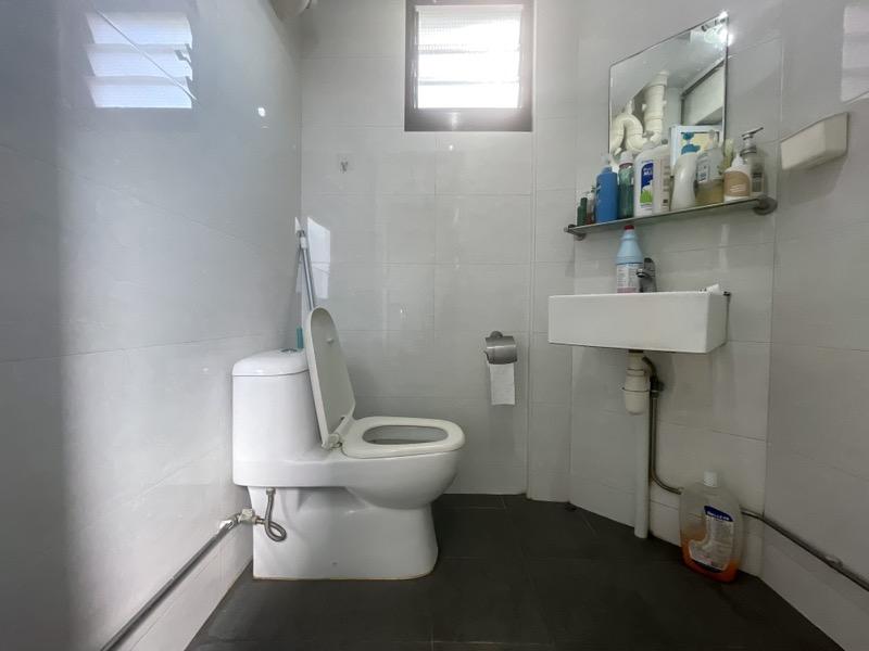 110 Jurong East Street 13 HDB Apartment For Sale, $460,000, 2 Bed 2 Bath 731 sqft $629.00 psf