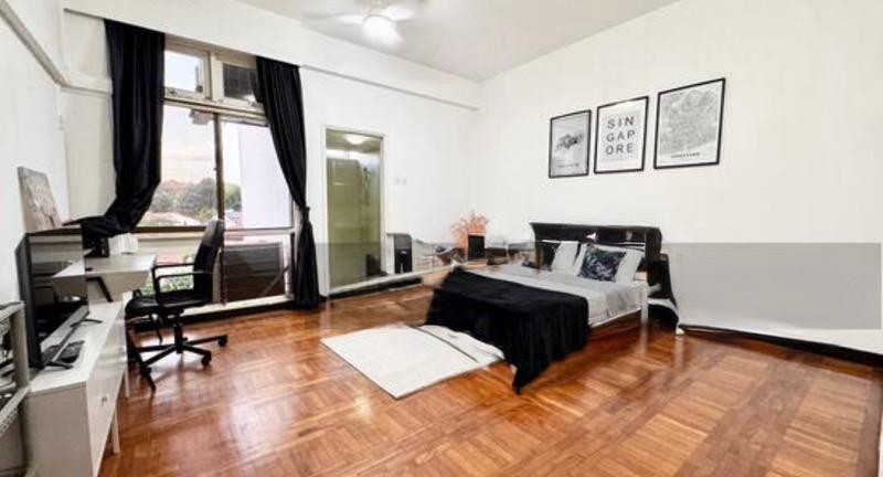 Prop-GPT: Condominium: D10  Charming Garden