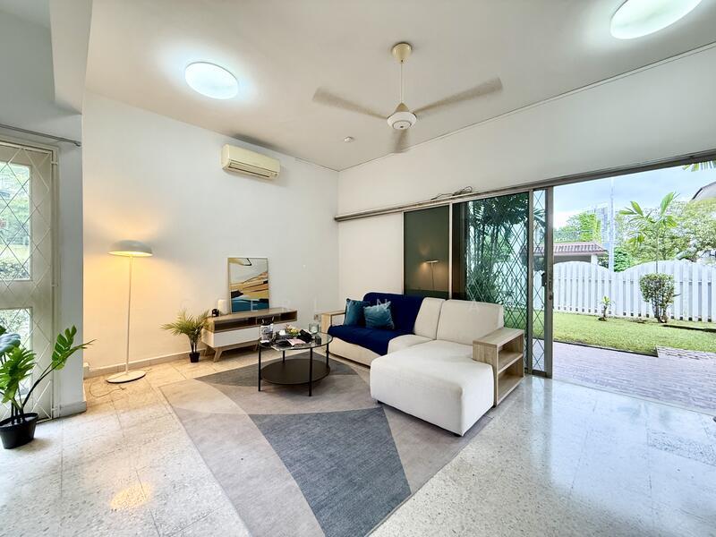 Prop-GPT: Detached: D21  Sunset way