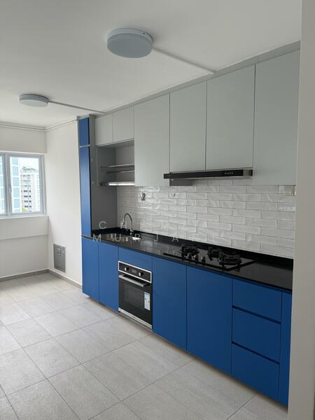 Prop-GPT: HDB Flat: D18 Tampines 294 Tampines Street 22