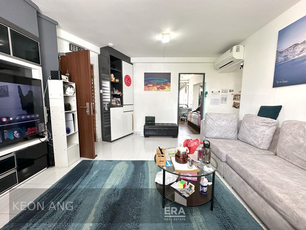 High Floor, Good Corridor Space, Bright and Windy, Great Location