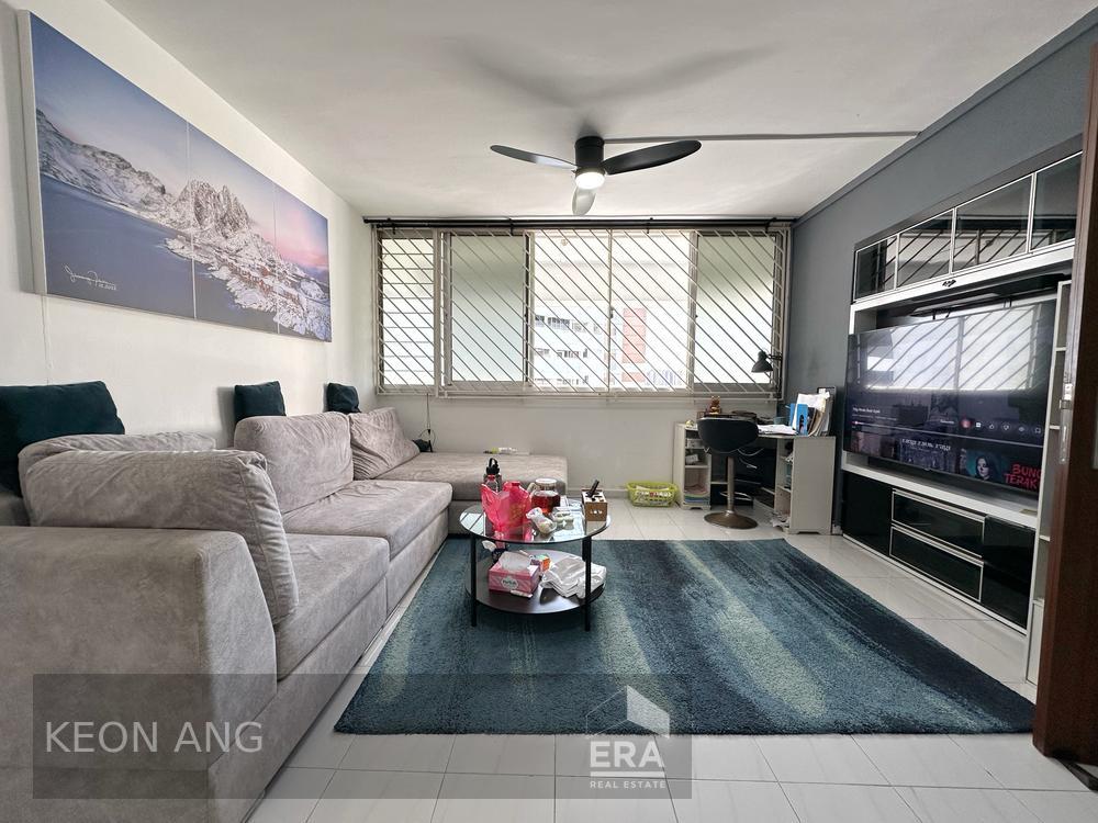 High Floor, Good Corridor Space, Bright and Windy, Great Location