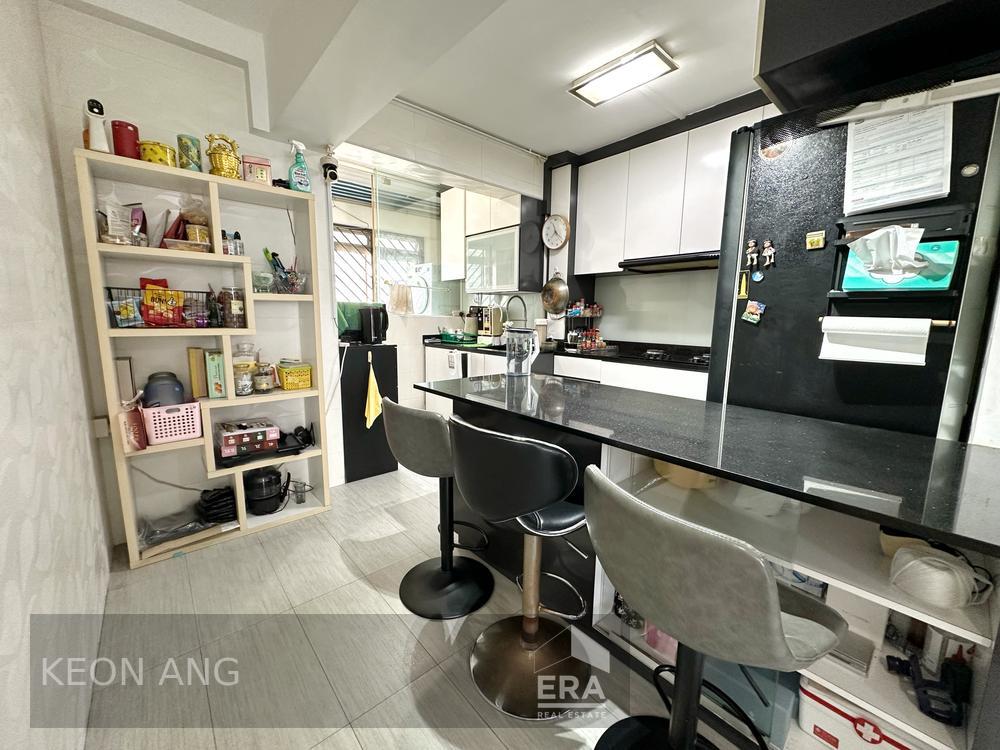 High Floor, Good Corridor Space, Bright and Windy, Great Location