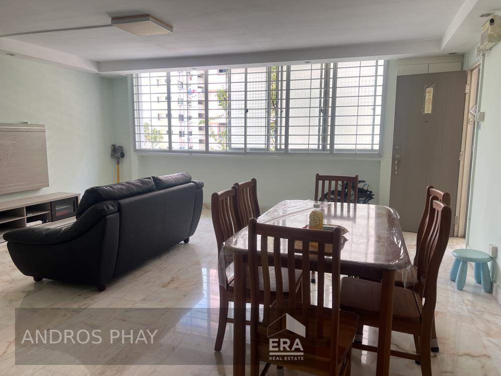 Prop-GPT: HDB - 3 room: D18 Tampines 837 Tampines Street 83