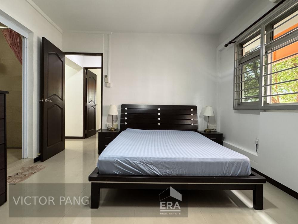 Living Next to Holland Village. Best Stack! 127sqm. Large 4 Bedroom