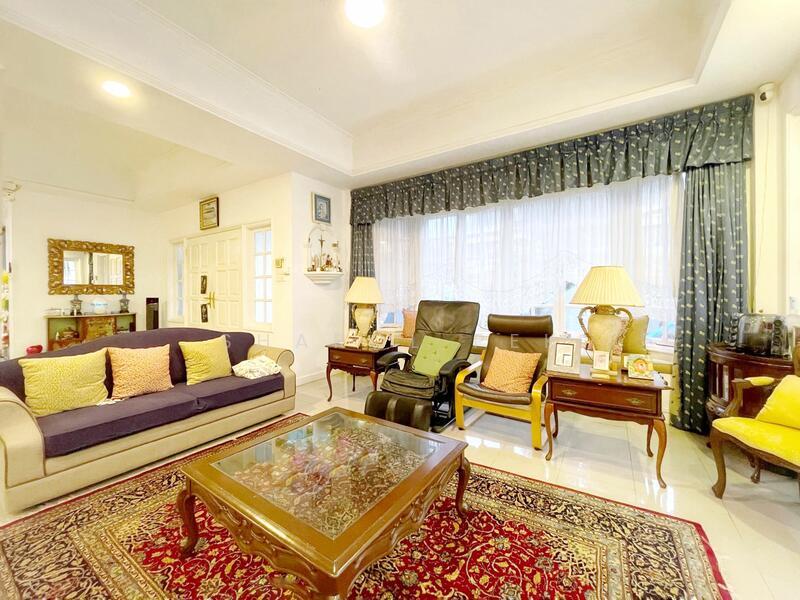 2-Storey Detached along Palm Drive  Rarely Available with Wide Frontage