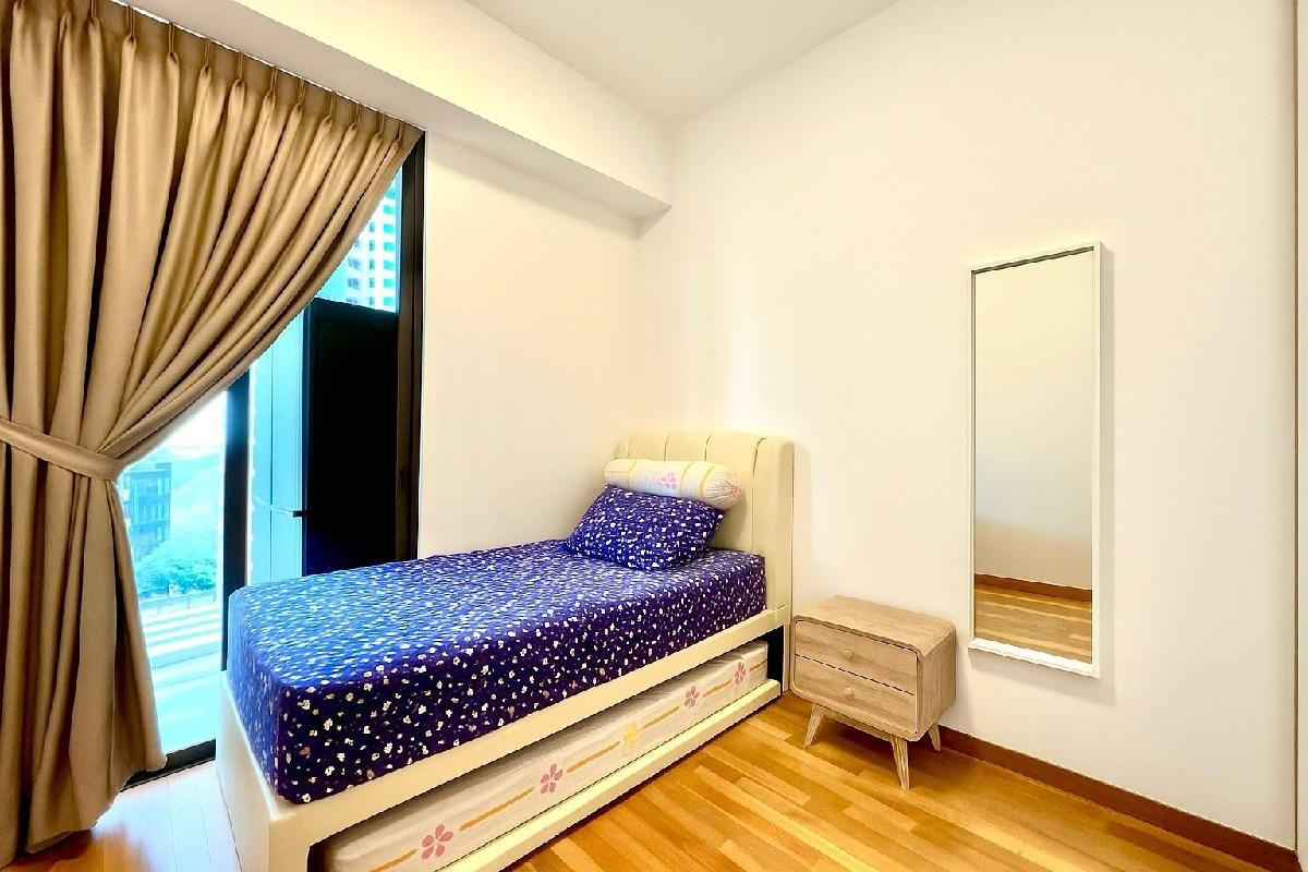 Nyon Condominium For Sale, $1,150,000, 1 Bed 1 Bath 484 sqft $2,376.00 psf