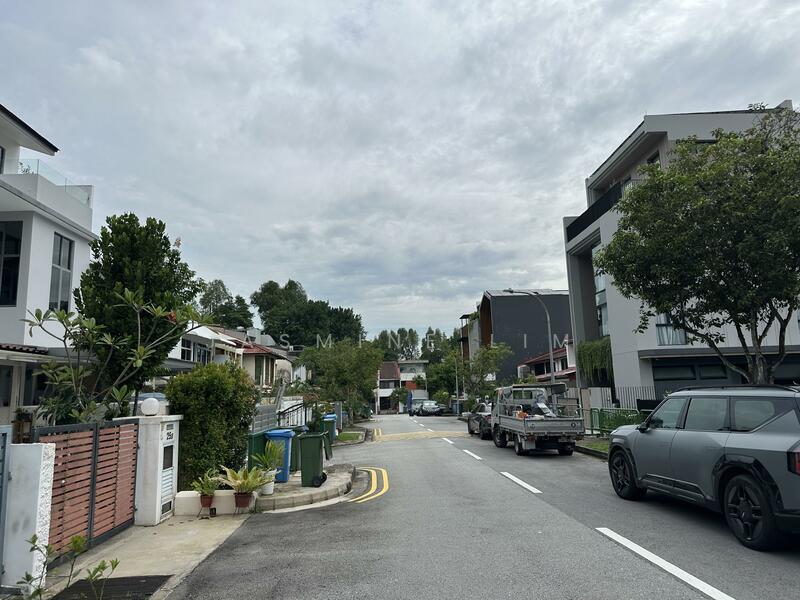 Prop-GPT: Semi-Detached: D21  Along Clementi Road